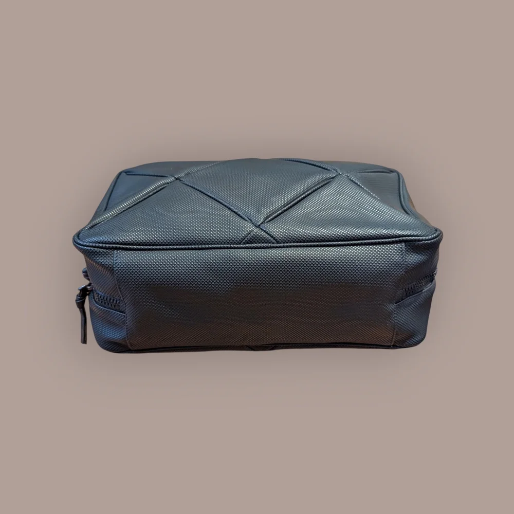 Bottega Veneta Black Shoulder Bag - Picture 10 of 14